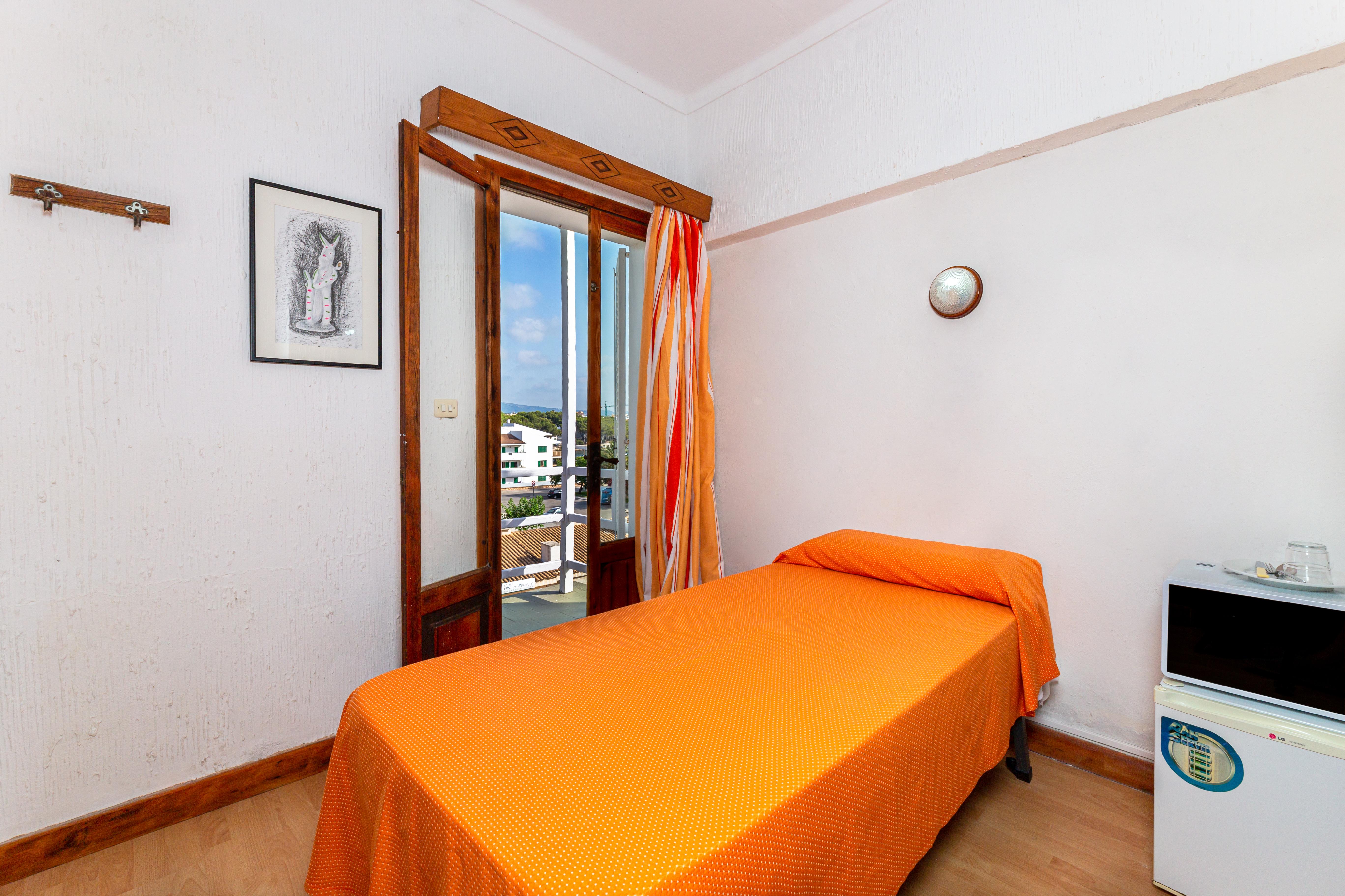 Hostal Residencia San Francisco Portocolom  Luaran gambar